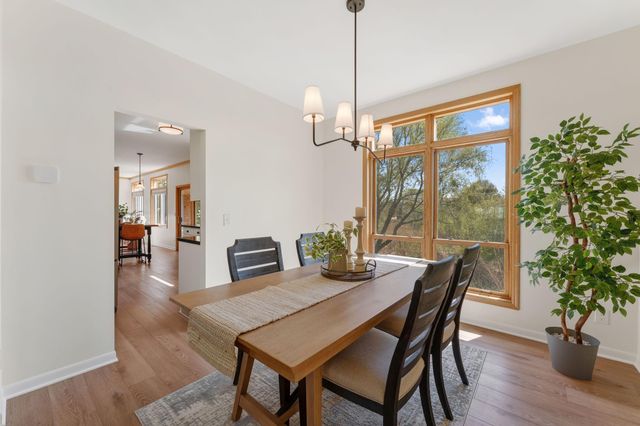3069 Meadow Brook Drive, Woodbury, MN 55125