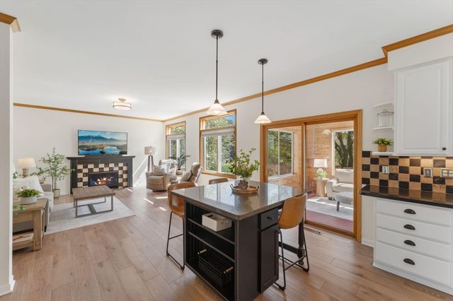 3069 Meadow Brook Drive, Woodbury, MN 55125