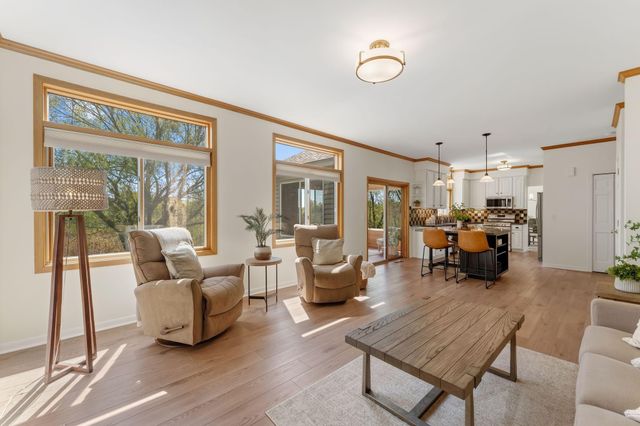 3069 Meadow Brook Drive, Woodbury, MN 55125