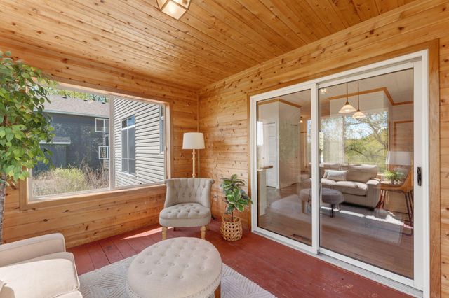 3069 Meadow Brook Drive, Woodbury, MN 55125