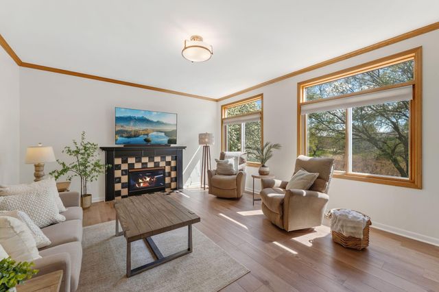 3069 Meadow Brook Drive, Woodbury, MN 55125
