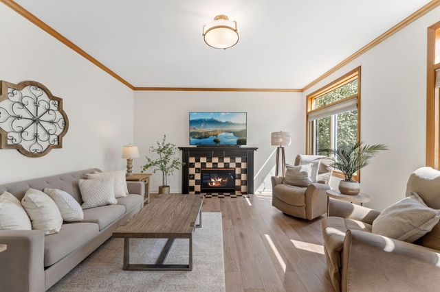 3069 Meadow Brook Drive, Woodbury, MN 55125