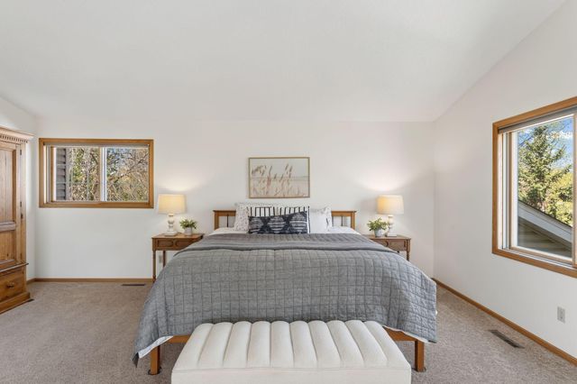 3069 Meadow Brook Drive, Woodbury, MN 55125