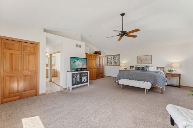 3069 Meadow Brook Drive, Woodbury, MN 55125