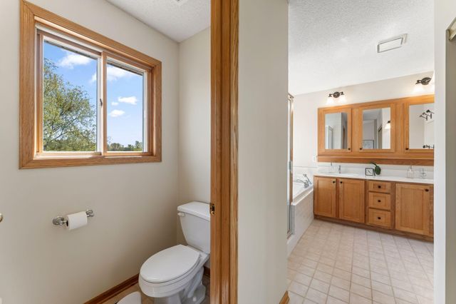 3069 Meadow Brook Drive, Woodbury, MN 55125