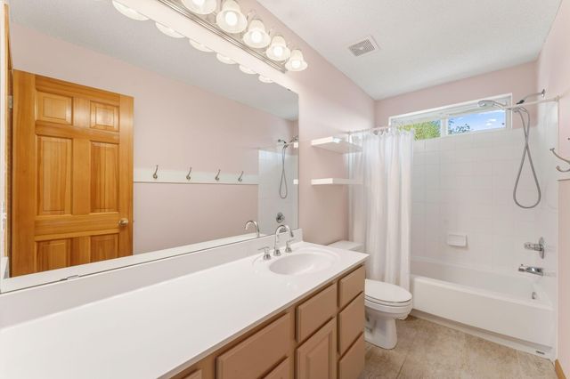 3069 Meadow Brook Drive, Woodbury, MN 55125
