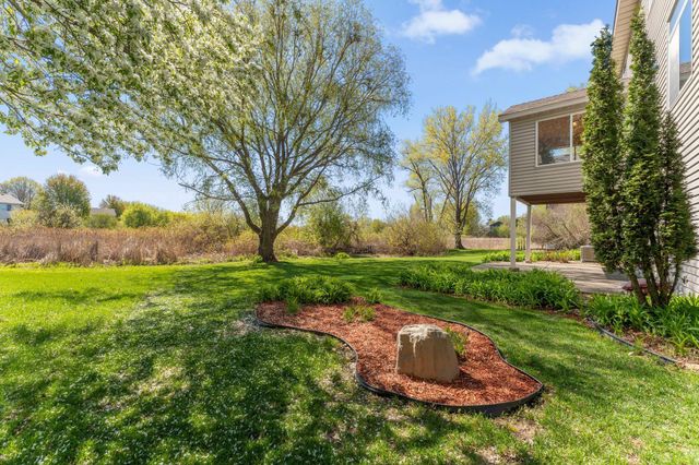 3069 Meadow Brook Drive, Woodbury, MN 55125