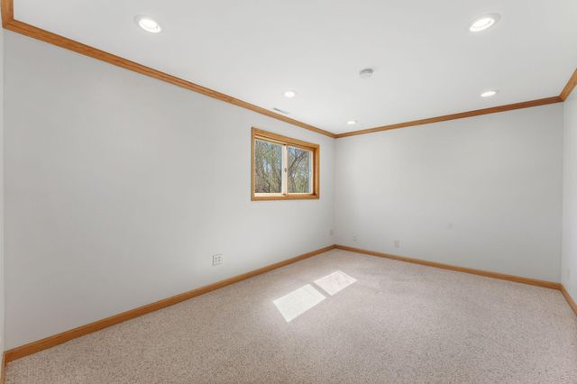 3069 Meadow Brook Drive, Woodbury, MN 55125