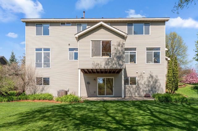 3069 Meadow Brook Drive, Woodbury, MN 55125