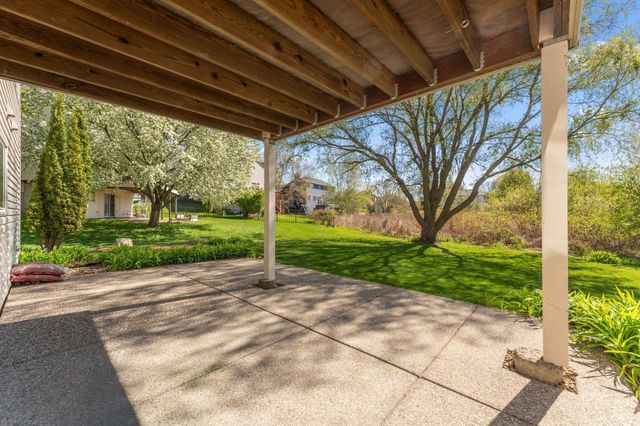 3069 Meadow Brook Drive, Woodbury, MN 55125