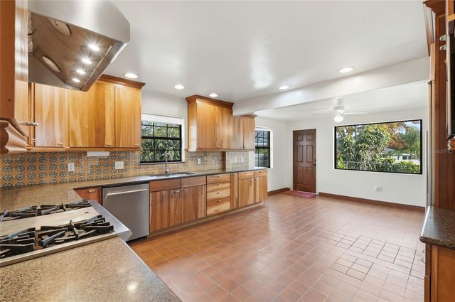 6742 WINTERSET GARDENS ROAD, Winter Haven, FL 33884