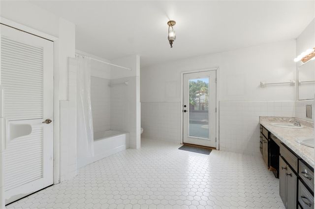 6742 WINTERSET GARDENS ROAD, Winter Haven, FL 33884