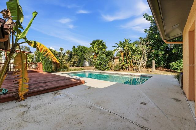 6742 WINTERSET GARDENS ROAD, Winter Haven, FL 33884