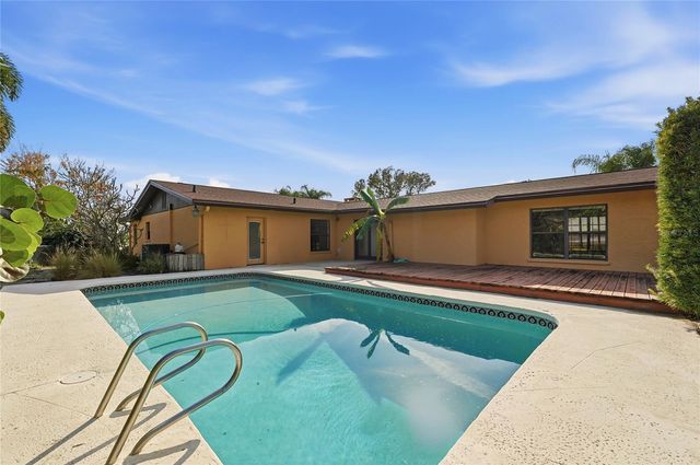 6742 WINTERSET GARDENS ROAD, Winter Haven, FL 33884