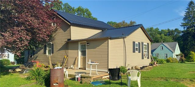 106 Tanner Rd, Greenville Boro, PA 16125