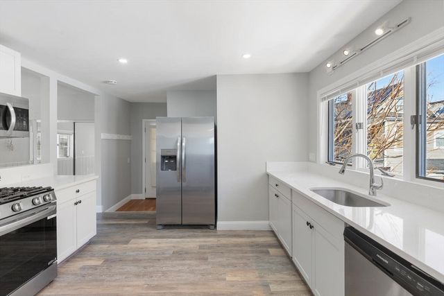 7 Hawthorne St 2, Everett, MA 02149