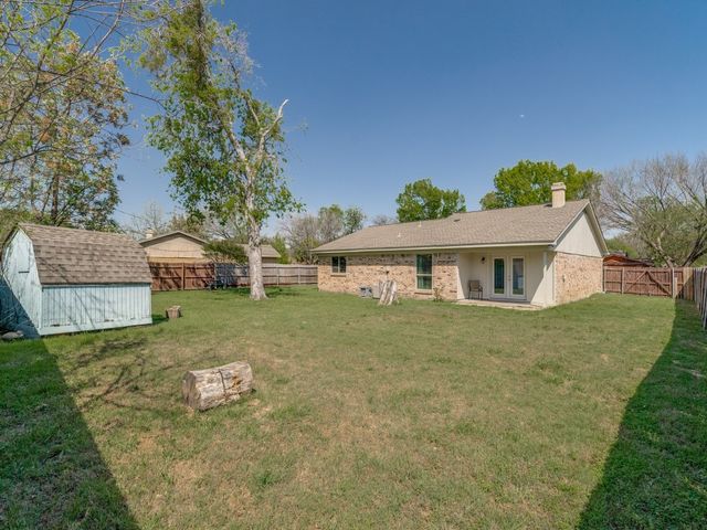 1108 Briar Court, Benbrook, TX 76126
