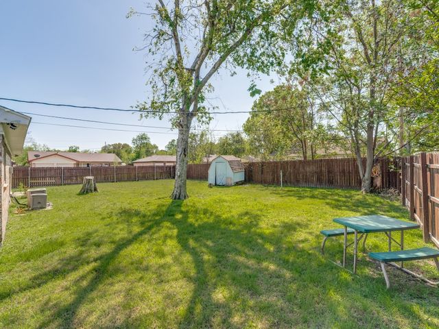 1108 Briar Court, Benbrook, TX 76126