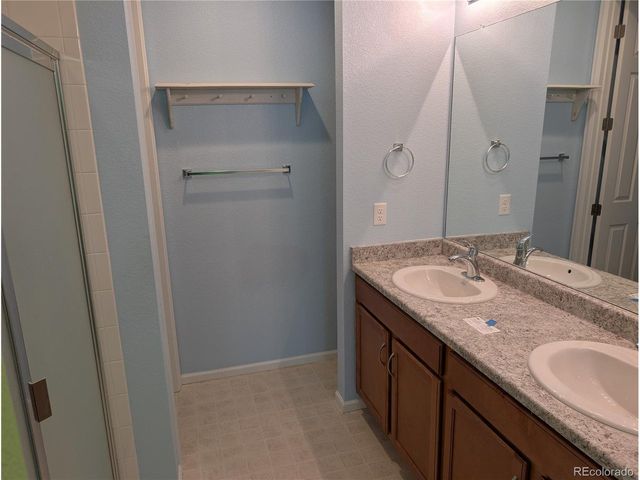 27646 E 10th Dr, Aurora, CO 80018