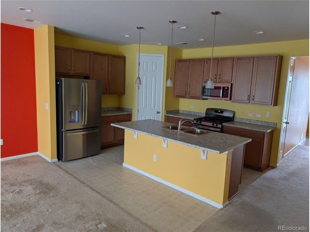 27646 E 10th Dr, Aurora, CO 80018