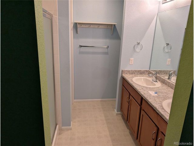 27646 E 10th Dr, Aurora, CO 80018