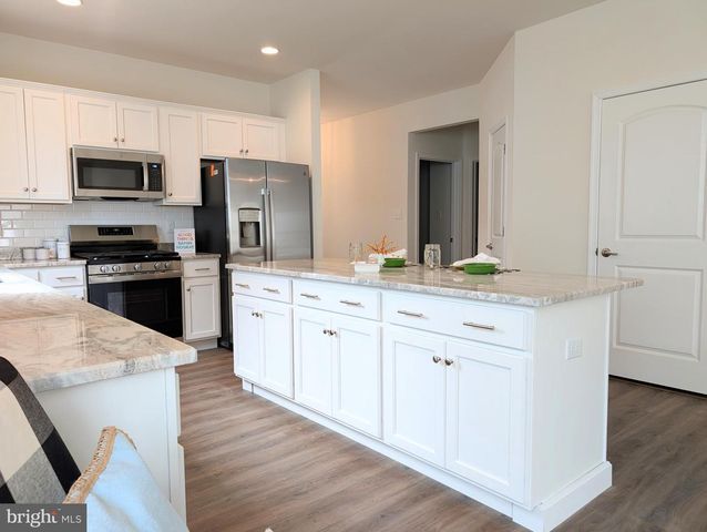 19 PRESTWICK LN, Williamstown, NJ 08094