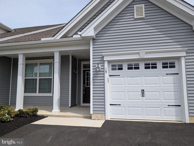 19 PRESTWICK LN, Williamstown, NJ 08094