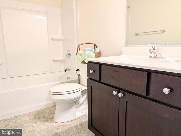 19 PRESTWICK LN, Williamstown, NJ 08094