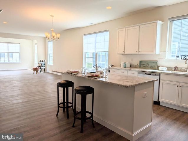 19 PRESTWICK LN, Williamstown, NJ 08094