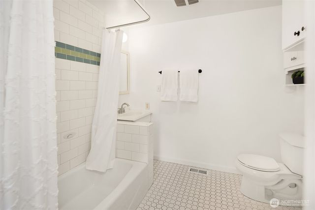 24109 107th Place W, Edmonds, WA 98020