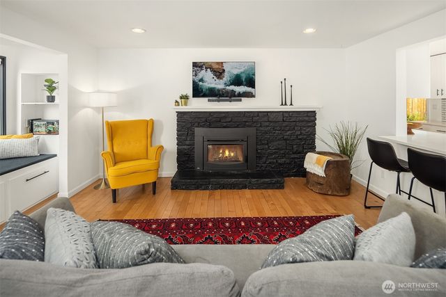 24109 107th Place W, Edmonds, WA 98020