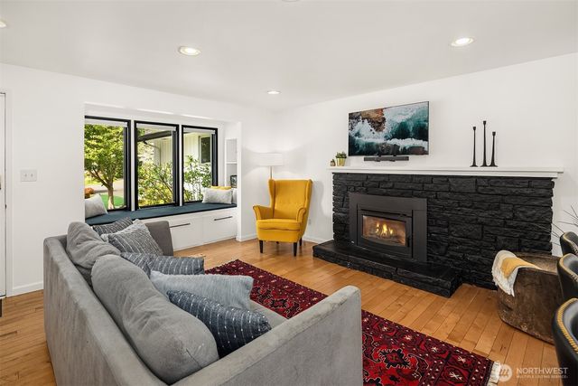 24109 107th Place W, Edmonds, WA 98020