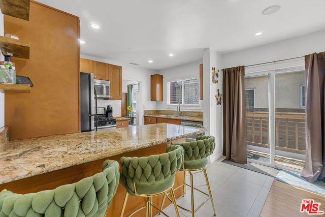 8823 S Wilton Place, Los Angeles, CA 90047
