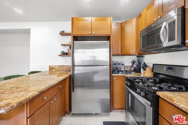 8823 S Wilton Place, Los Angeles, CA 90047