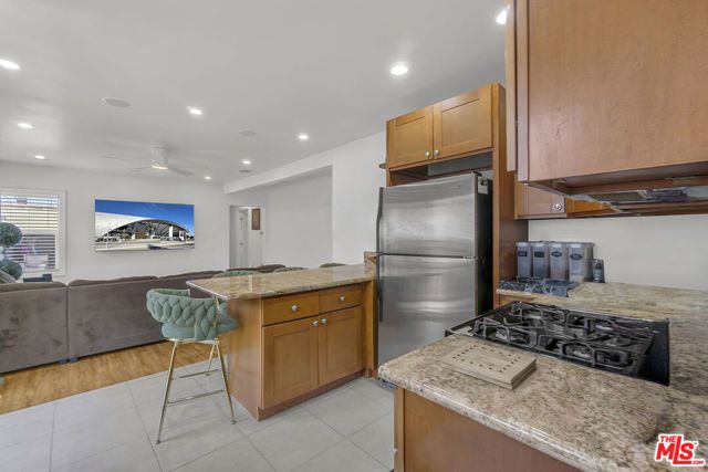 8823 S Wilton Place, Los Angeles, CA 90047