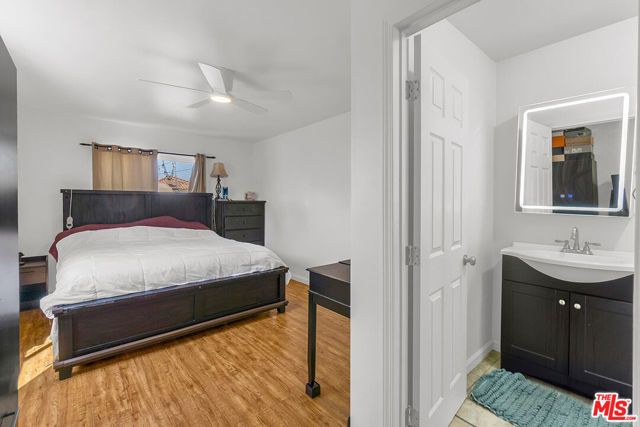 8823 S Wilton Place, Los Angeles, CA 90047