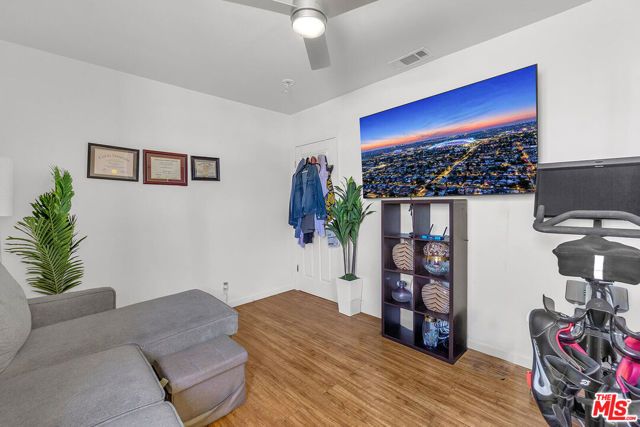 8823 S Wilton Place, Los Angeles, CA 90047