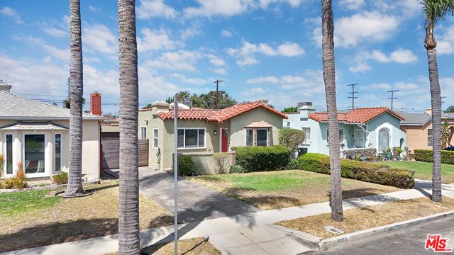 8823 S Wilton Place, Los Angeles, CA 90047
