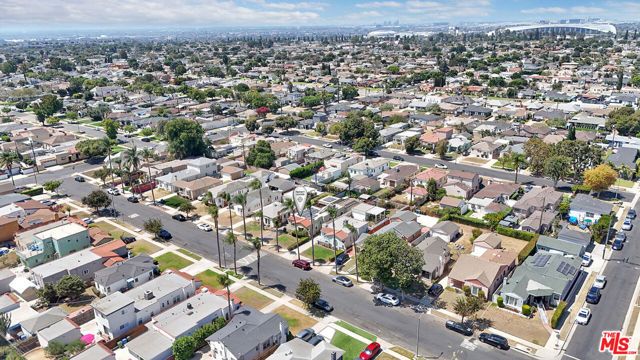 8823 S Wilton Place, Los Angeles, CA 90047