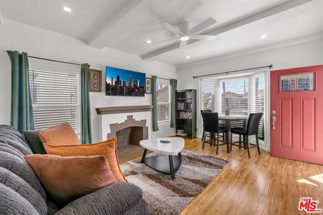 8823 S Wilton Place, Los Angeles, CA 90047