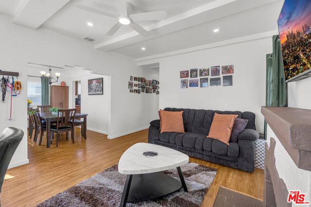 8823 S Wilton Place, Los Angeles, CA 90047