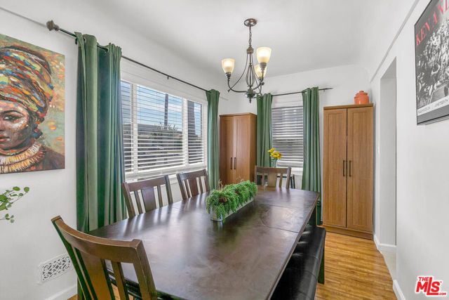 8823 S Wilton Place, Los Angeles, CA 90047