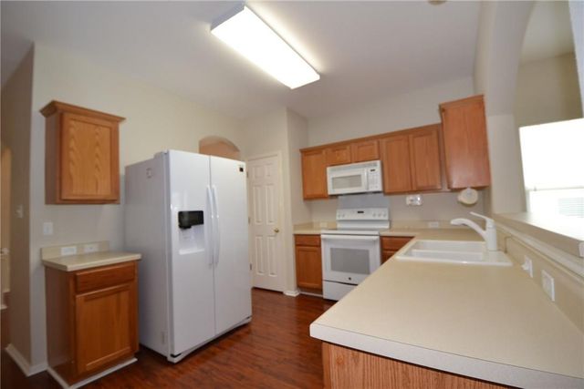 112 Brown ST, Hutto, TX 78634