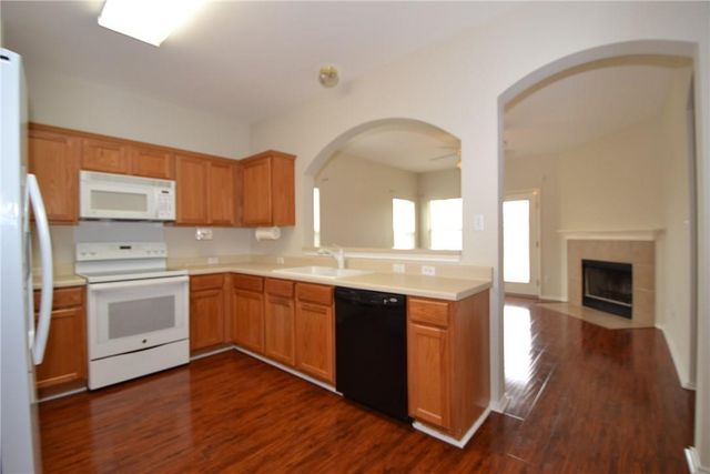 112 Brown ST, Hutto, TX 78634