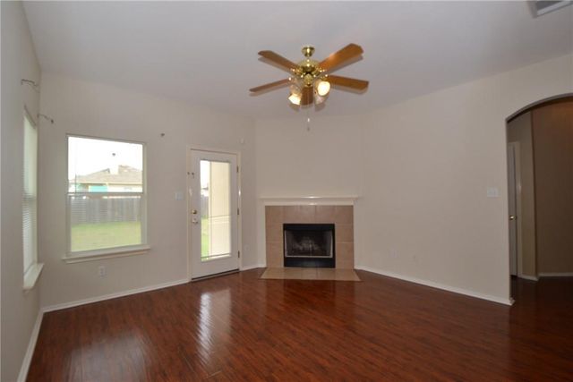 112 Brown ST, Hutto, TX 78634