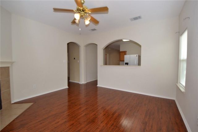 112 Brown ST, Hutto, TX 78634
