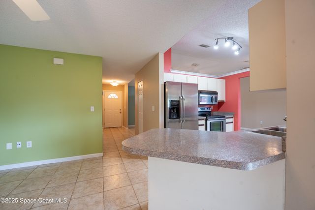 2390 Queens Street SE, Palm Bay, FL 32909