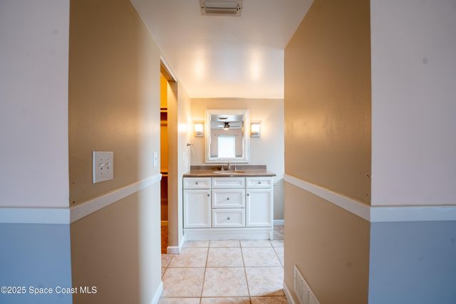 2390 Queens Street SE, Palm Bay, FL 32909