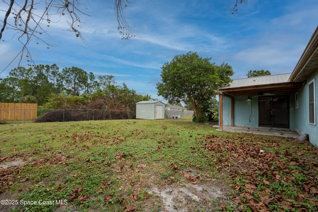 2390 Queens Street SE, Palm Bay, FL 32909