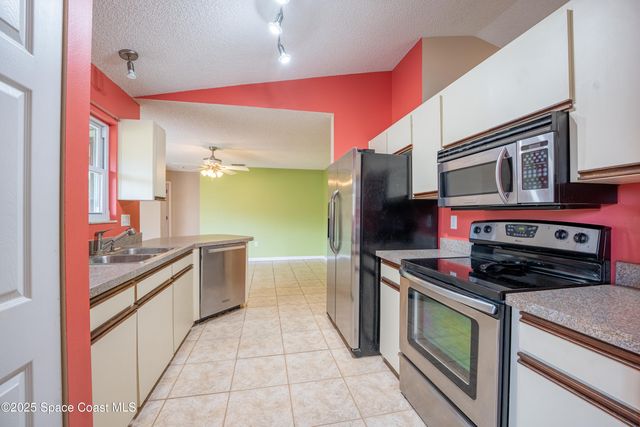 2390 Queens Street SE, Palm Bay, FL 32909